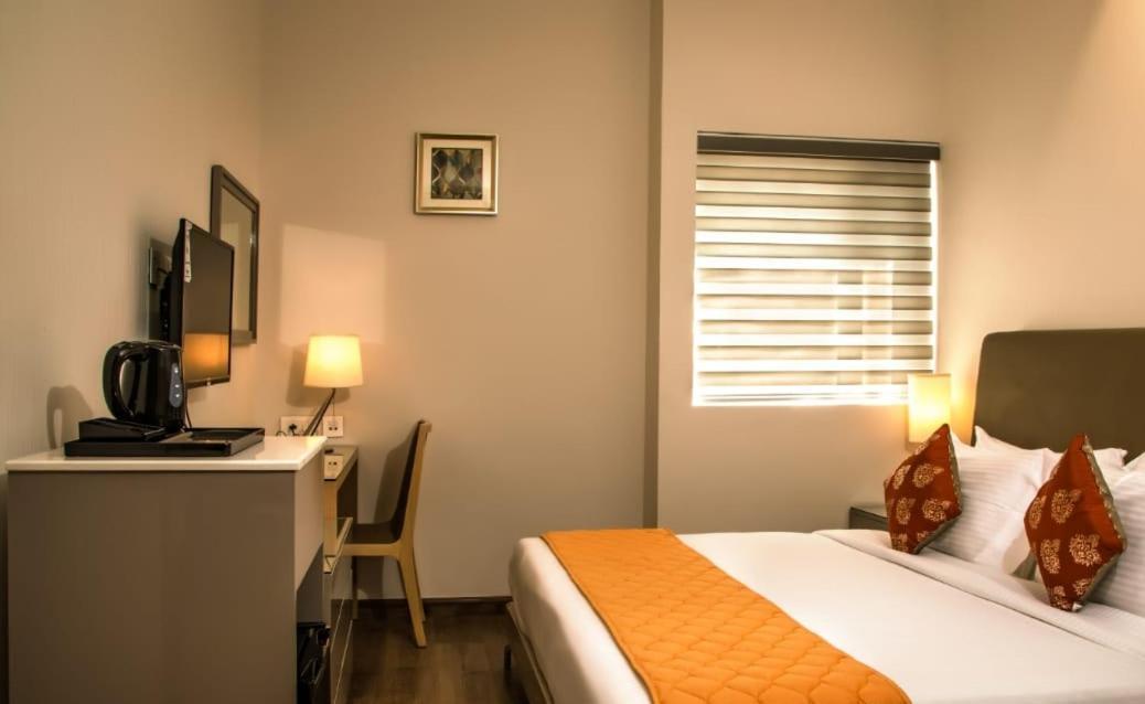 The Mayberry -A Bergamont Group Of Hotels Tirupur Exterior foto